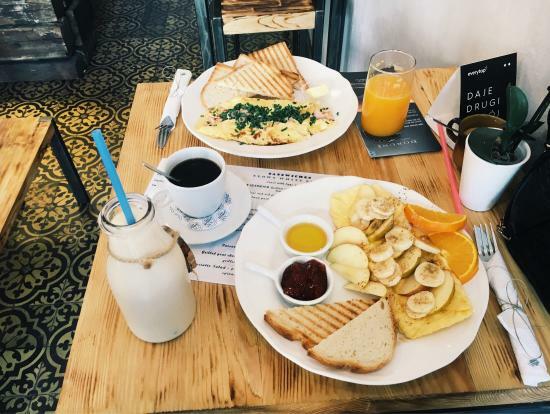 Gossip Cafe