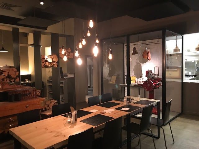 M-Eatery