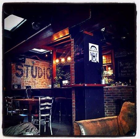 Studio Bar