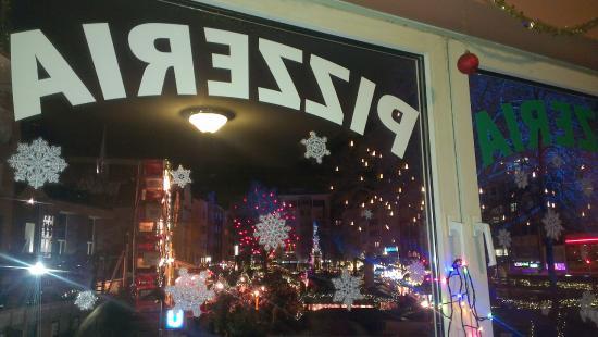 Mimi's Pizza