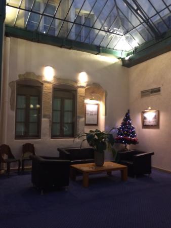 Le Phenix Hotel