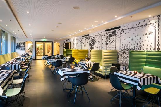 Restaurant Parlor