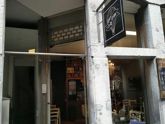 Cafe Petit