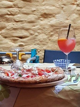 Italiaanse Keuken Shazanna Pizzeria