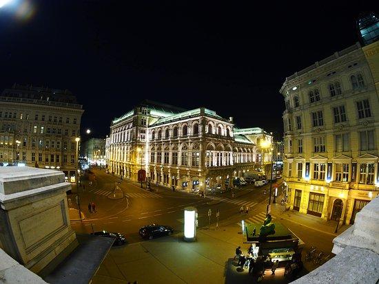 Bitzinger Wurstelstand Albertina