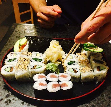 Sakura Sushi Bar