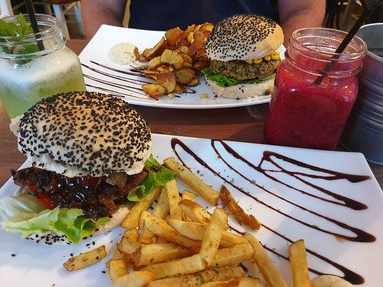 Hamburgaria a Gina