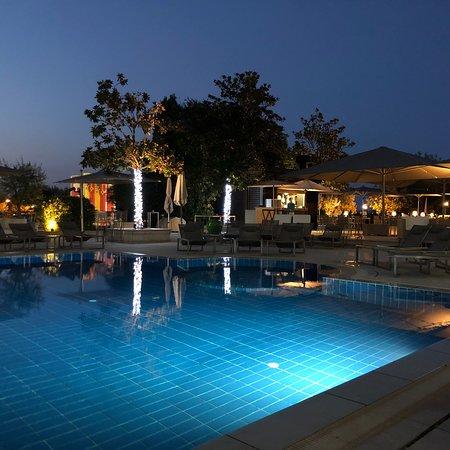 Pool Bar