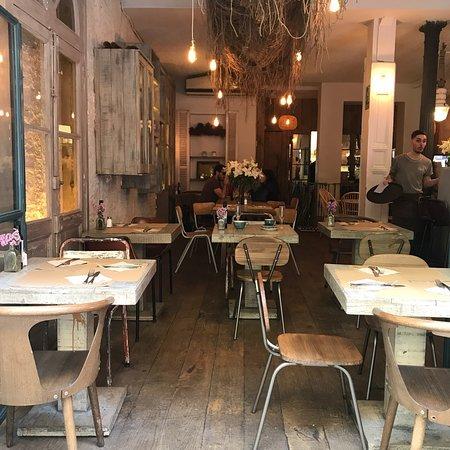 Maricastana Bar & Kitchen