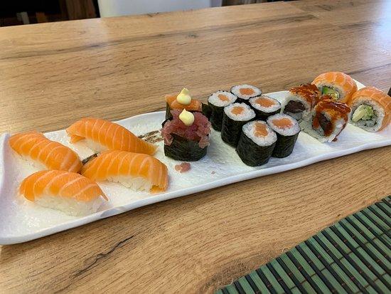 Mr.hu Sushi & Grill