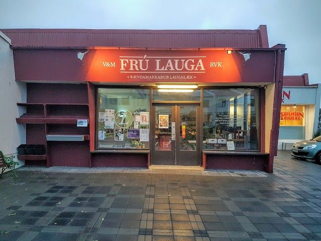 Fru Lauga