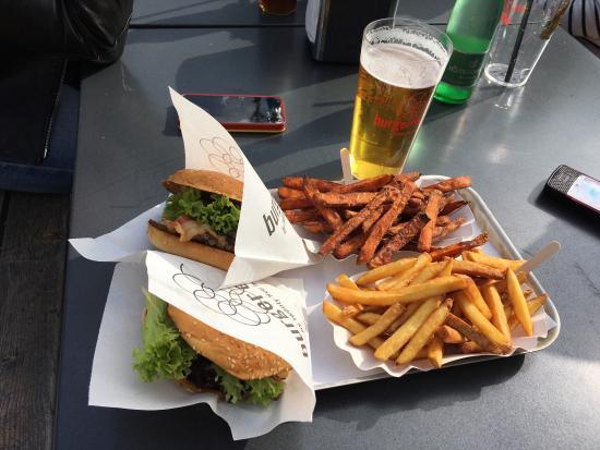 Burger De Ville