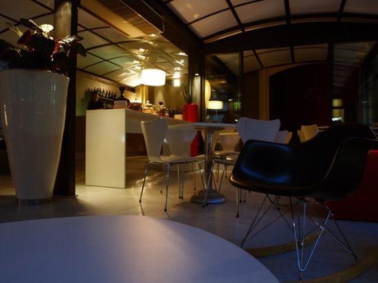 Cafe de Paris