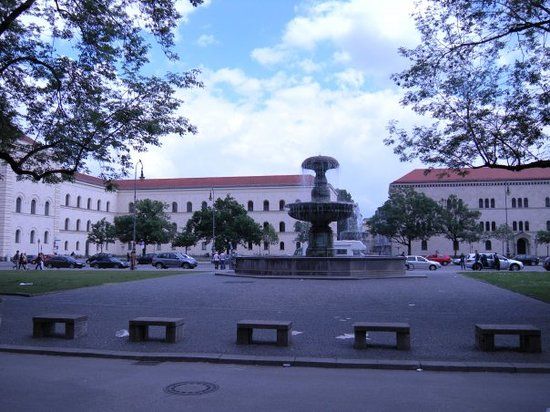 Ludwig-Maximilians-Universität München