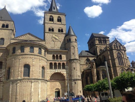 Dom van Trier