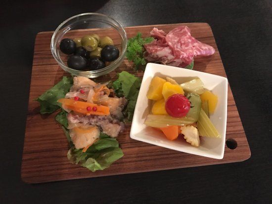 Cave Bar Kobaigashi
